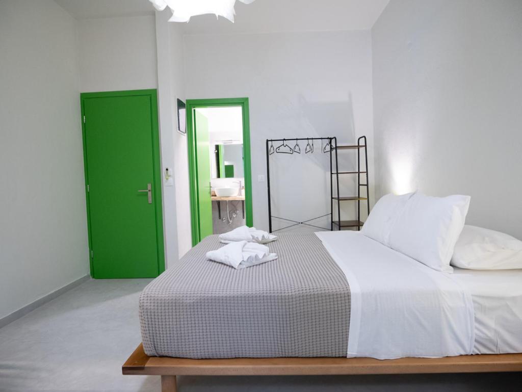 Mondrian Guest House Skiathos Town Exterior photo